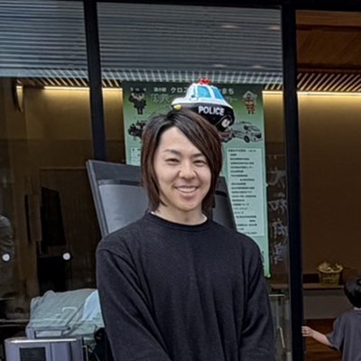 代表取締役 新出一斗の顔写真